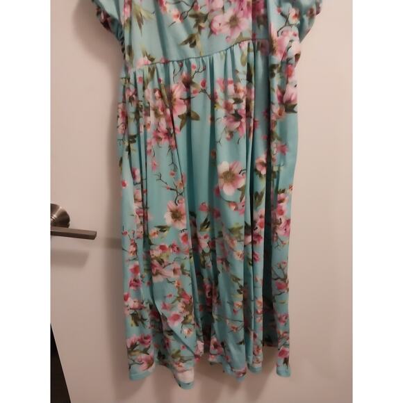 Green and blue sundress - Picture 1 of 10